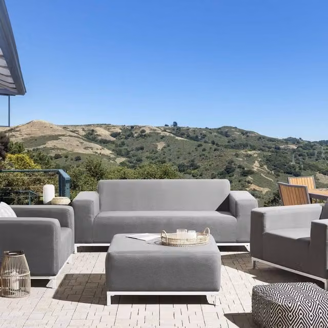 Wyld and Coco 5 Seater Modern Garden Sofa Set with Ottoman in White Powder Coated Aluminium and Grey UV-Resistant Polyester Upholstery
