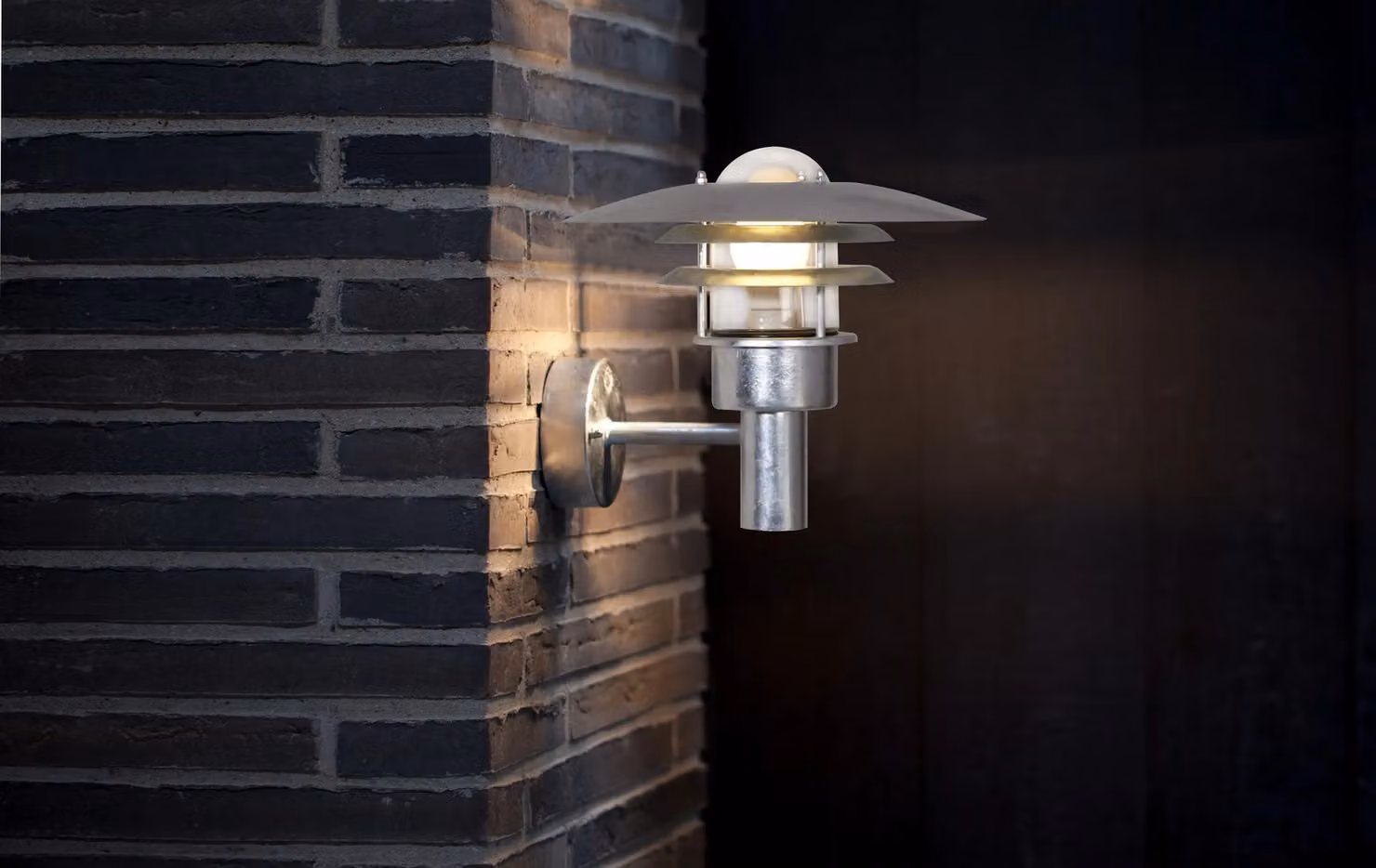 Nordlux Lønstrup Outdoor Wall Light in Silver Galvanised Steel with E27 Socket and IP44 Rating – 2