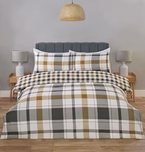 Rapport Home Green and Multicolour Checked Microfibre Duvet Cover and Pillowcase Set, W/H: 135 x 200 cm, Pillowcase: 50 x 75 cm – 1
