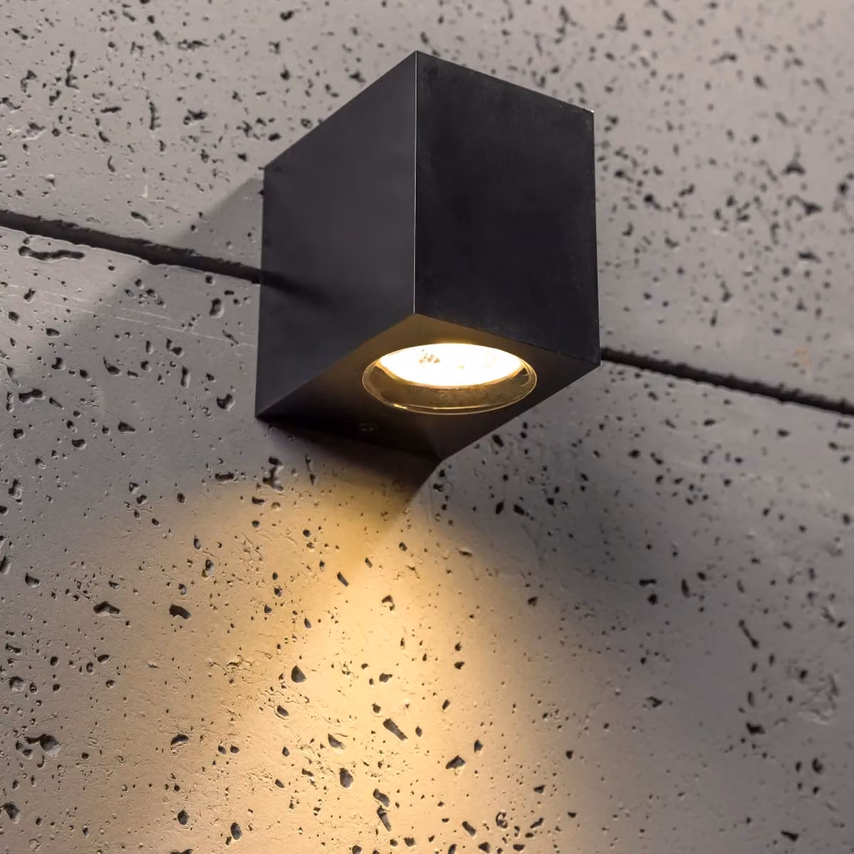 CGC Lighting Eileen Modern Black Rectangular Outdoor Wall Spotlight – 3