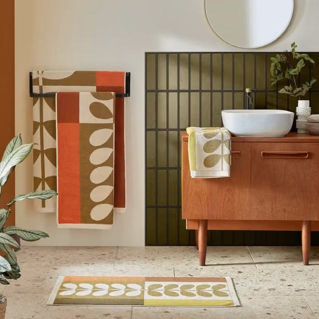 Orla Kiely Stem Check Cotton Towel in Yellow and Multicolour