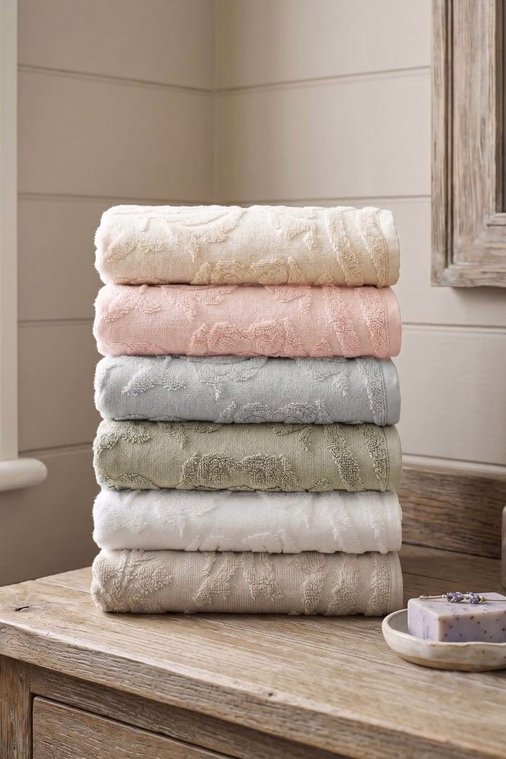 Allure Bath Fashions Gracie Floral Jacquard Scalloped Cotton Towels in Baby Pink – 3