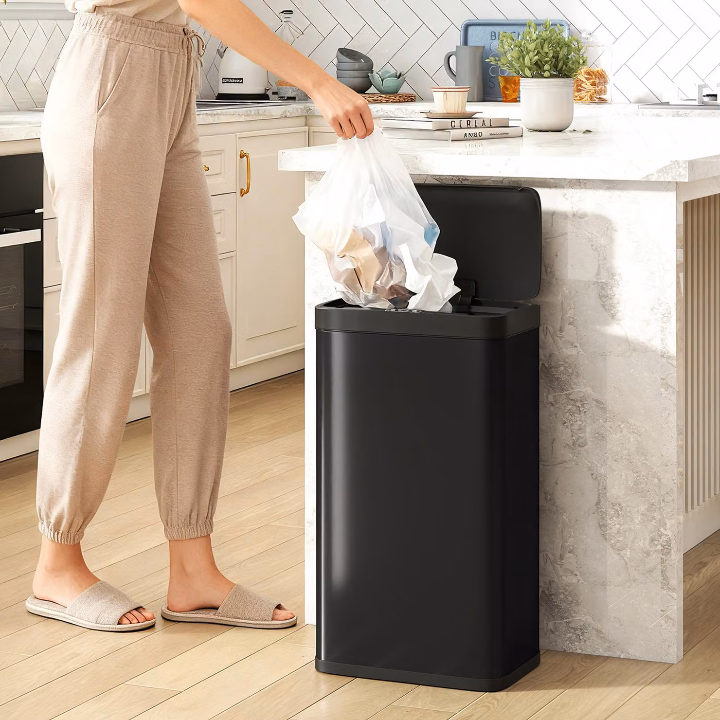 HOMCOM 45L Sensor Kitchen Bin in Black with Soft-Close Lid and Removable Inner Bucket – 2