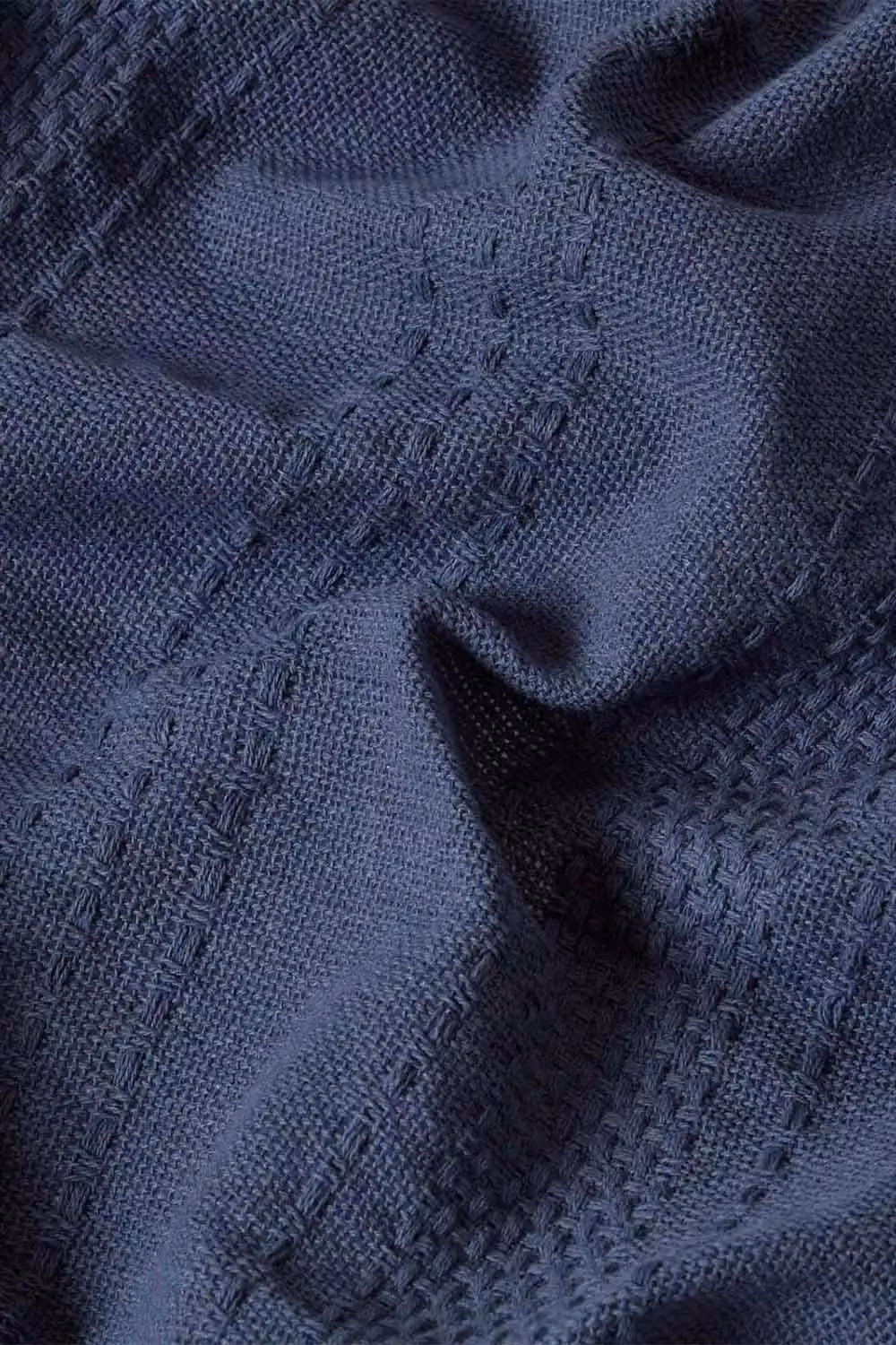 Homescapes Kashi Woven Cotton Throw with Fringes in Blue, W/D/H: 255 x 360 cm – 4