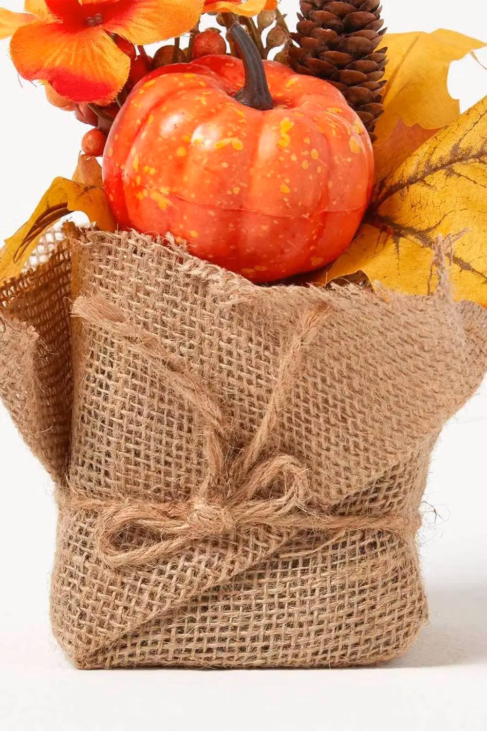 Homescapes Autumn Tabletop Decoration in Orange and Yellow with Burlap Sack, Maple Leaves, Pumpkins and Berries, Height: 25 cm – 3