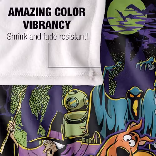 LOGOVISION Scooby-Doo and Shaggy Chased by Monsters Super Soft Fleece Throw Blanket, Multicolour, W: 152 cm, D: 127 cm – 3