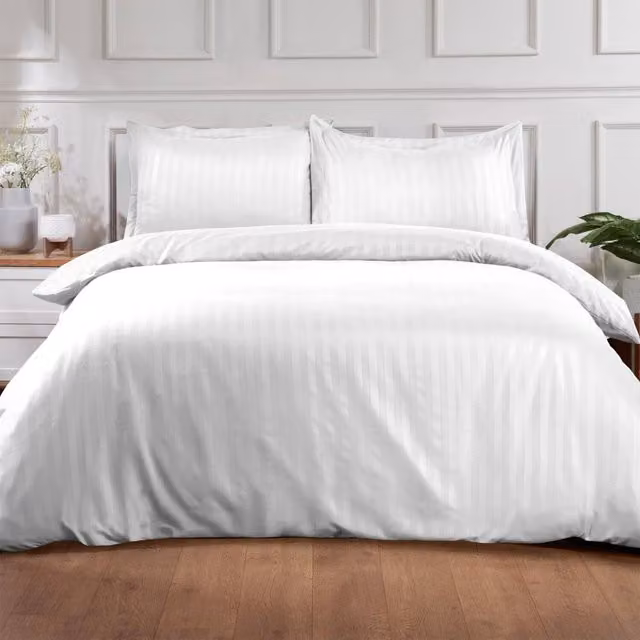 Brentfords White Striped Microfibre Duvet Cover and Pillowcase Set, W: 140 cm, L: 200 cm