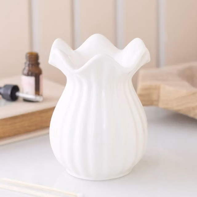 Something Different Wholesale White Ceramic Pleated Flare Oil Burner and Tealight Holder, W/D/H: 13 x 13 x 10.5 cm