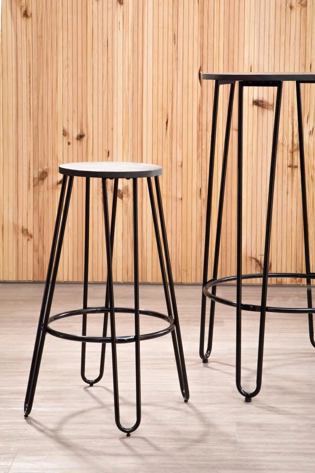 Orsina Modern Round Bar Table and 3 Stools Set in Black and Brown Wood and Metal – 3