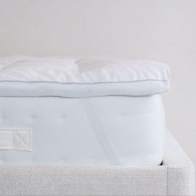 Snuggle Beds Soft Hollow Fibre Mattress Topper in White, W/D/H: 200 x 200 x 4 cm