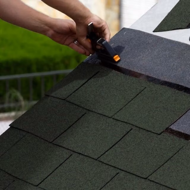 Livingandhome 18-Pack Three-Tab Asphalt Roofing Shingles in Green