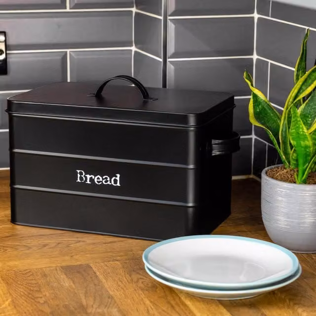 Harbour Housewares Airtight and Leakproof Metal Kitchen Bread Bin in Black