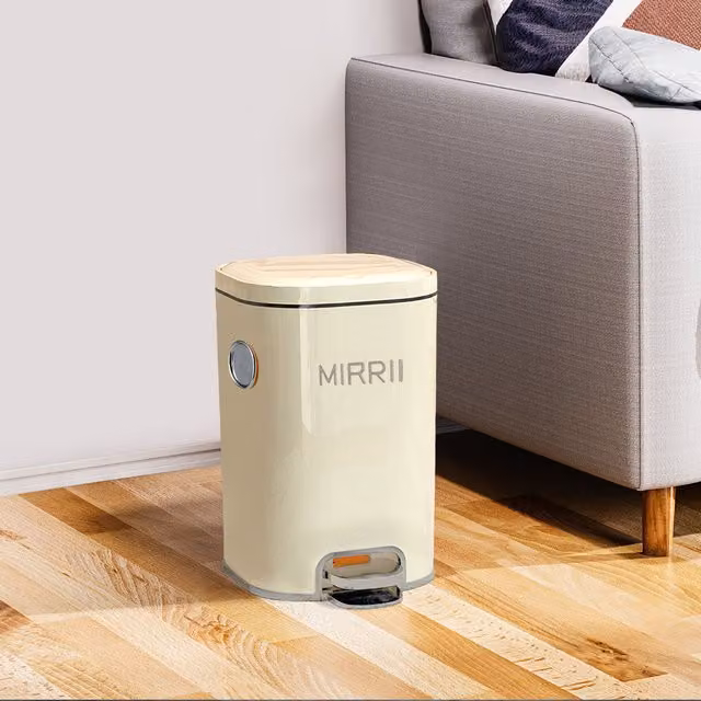 Livingandhome 10l Foot Pedal Trash Bin with Lid in Beige and White
