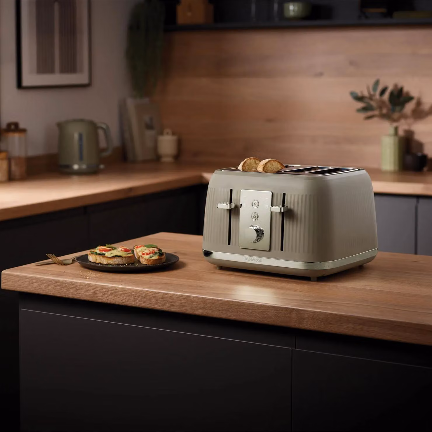 Kenwood 4 Slice Toaster in Green – 2