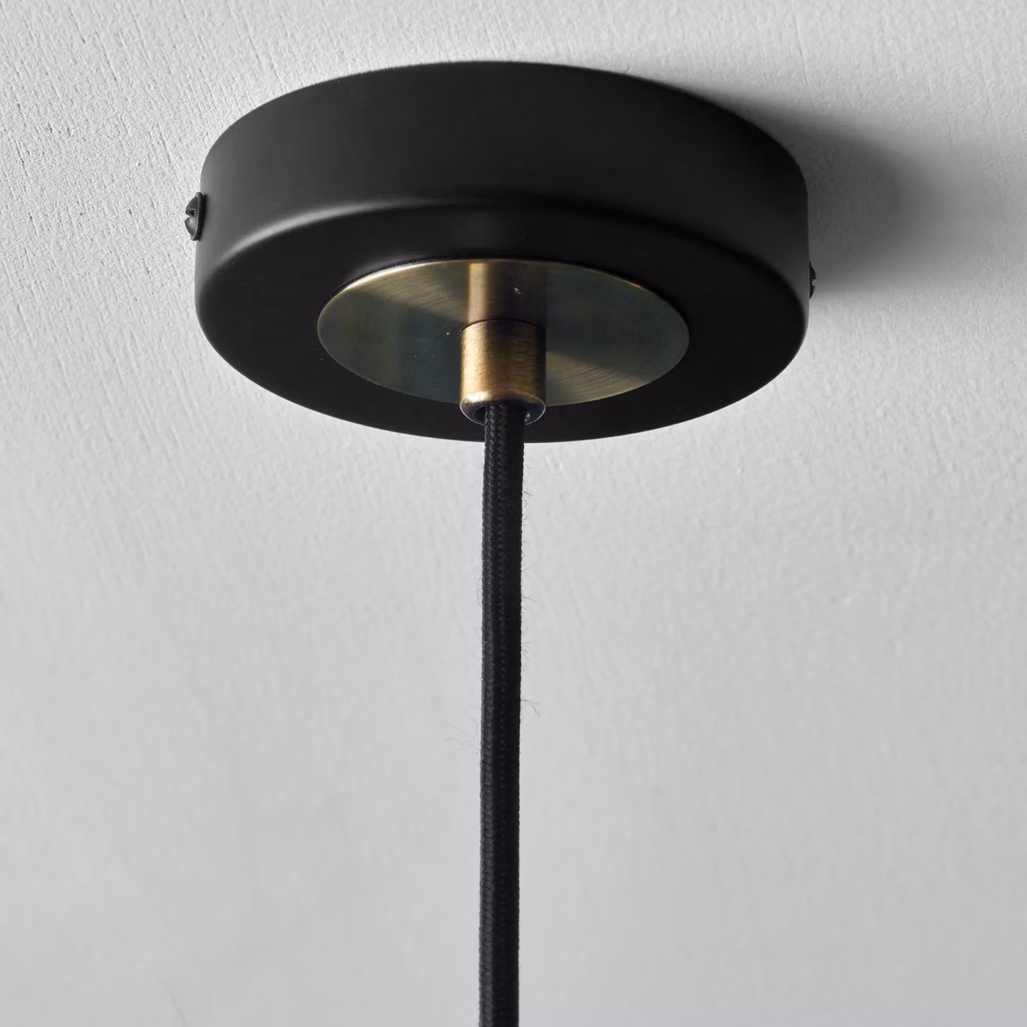 Ruma Minimalist Industrial Glass Pendant Light in Black and Transparent – 2