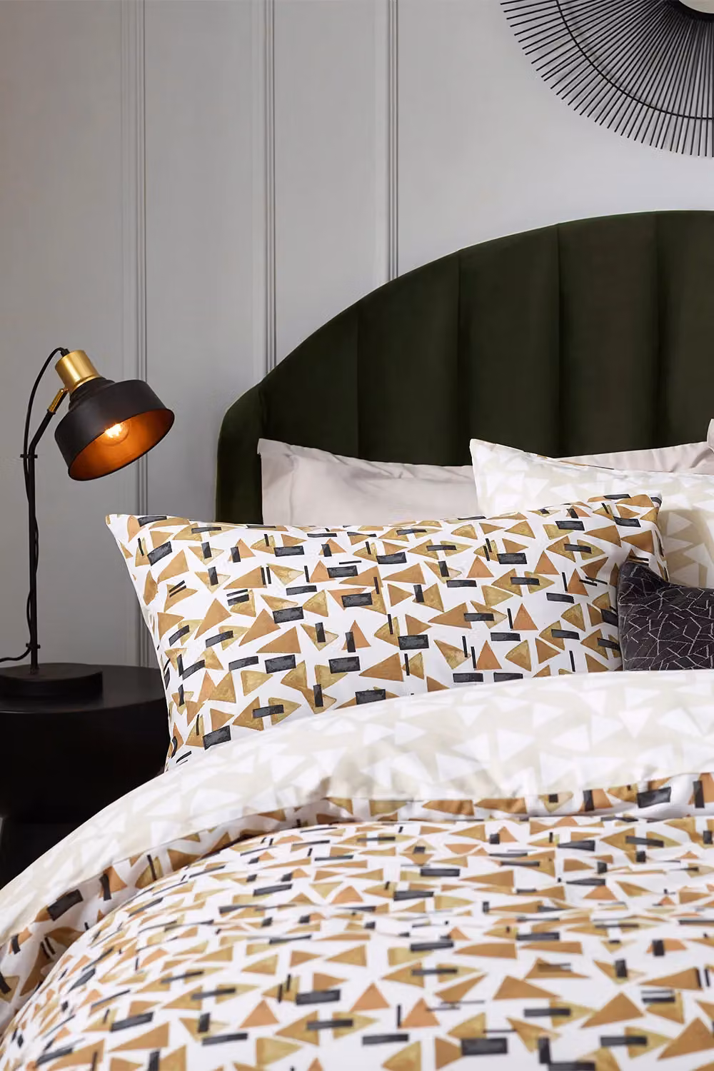 HOEM City Abstract Geometric Reversible Cotton Duvet Cover Set in Brown, Beige and Multicolour, W: 200 cm x H: 200 cm – 2