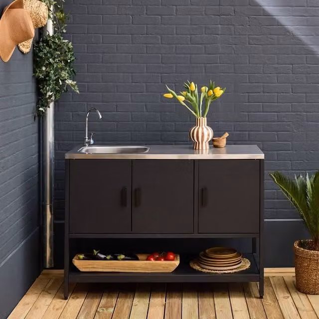 sweeek Outdoor Steel Kitchen with Sink in Black – 1