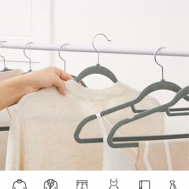 SONGMICS 50 Pack Non-Slip Velvet Flocked Clothes Hangers with Bar in Grey, 0.6 cm Thickness