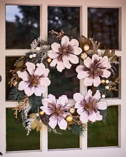 Dibor Magnolia Blush Pink Christmas Wreath with Floral Decorations, Diameter: 55 cm