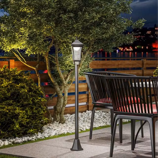 Outsunny Solar Garden Lamp Post Light with Dusk Sensor, Black, Height: 130 cm