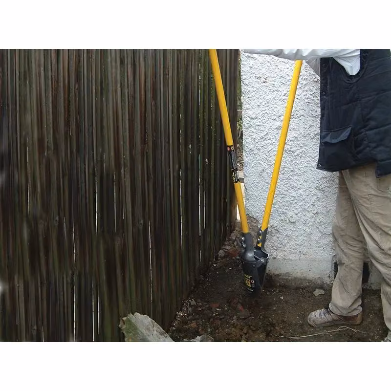 Roughneck Traditional Pattern Post Hole Digger with Steel and Fibreglass Handles, 135mm – 2