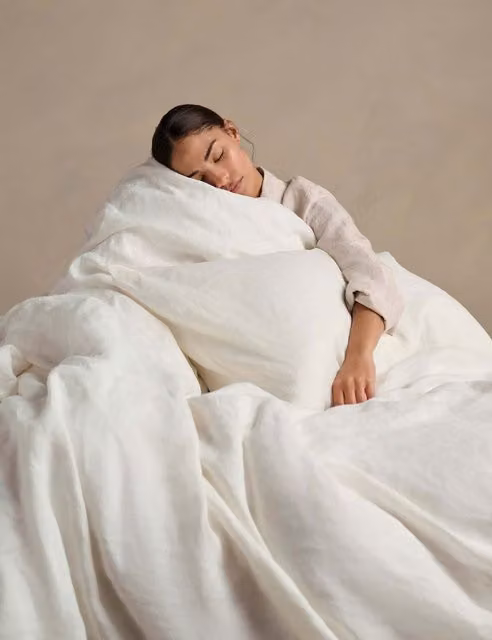 Bedfolk Pure Linen Washed Duvet Cover in White