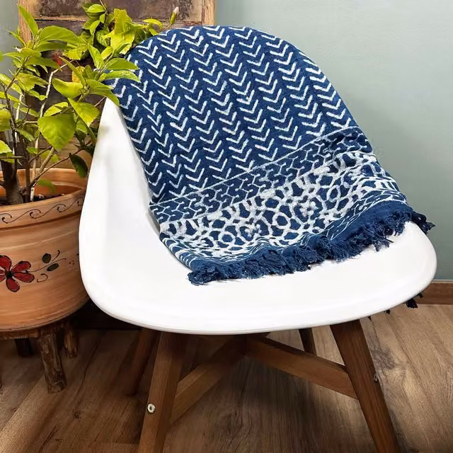 KDMD Handmade Indigo Blue Geometric Throw W/D: 170 x 120 cm – 1