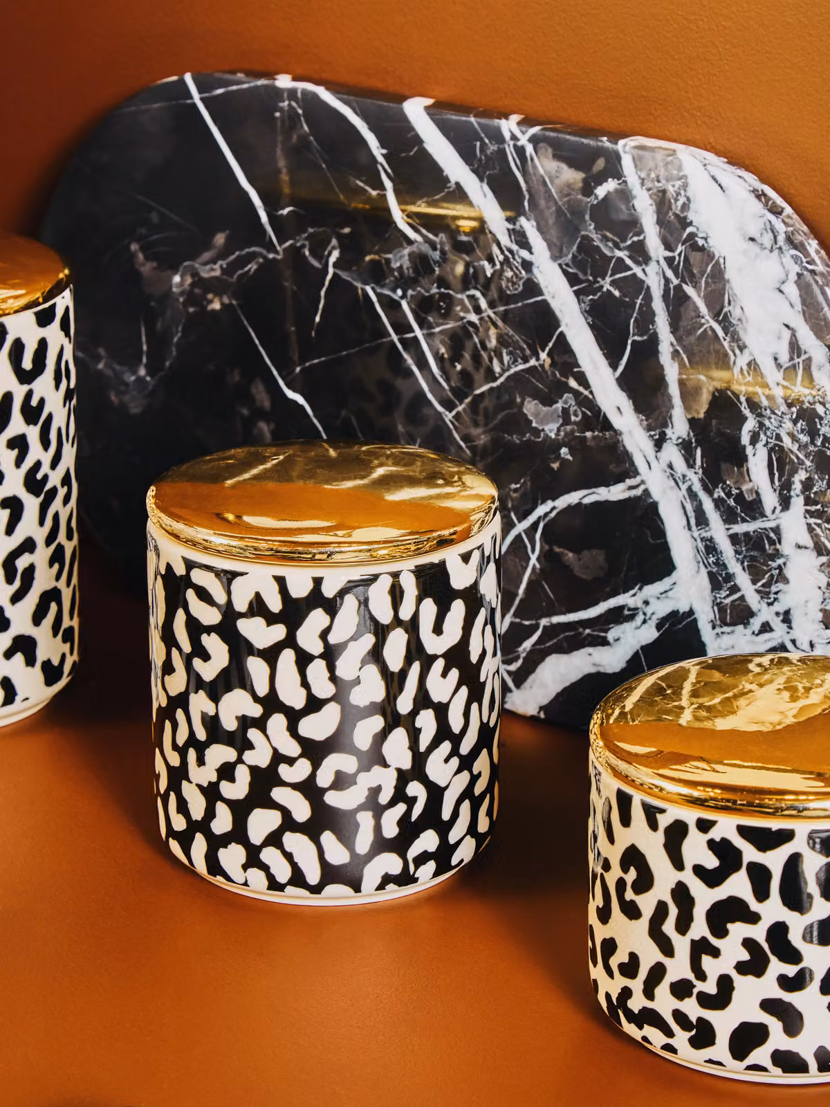 Orsina Luxe Handcrafted Small Stoneware Canister with Airtight Silicone Seal in Black, White and Gold – 3