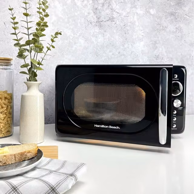 Hamilton Beach 20L Retro Solo Countertop Microwave in Black