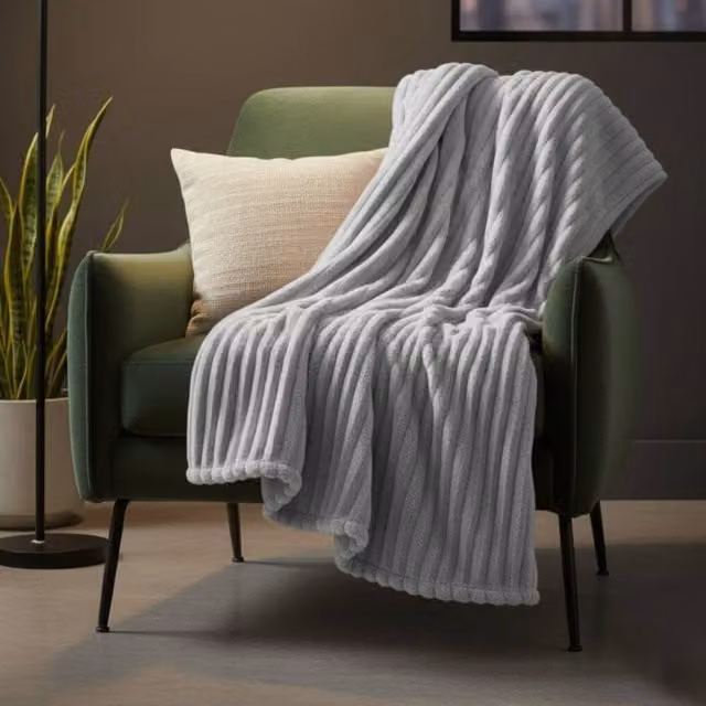 Snug City Chunky Ribbed Silver Throw W: 150 cm, D: 200 cm