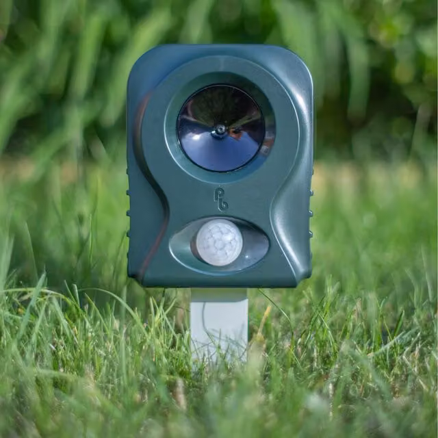 Pestbye Battery Operated Ultrasonic HyperResonance Cat Repellent Scarer V2, Green