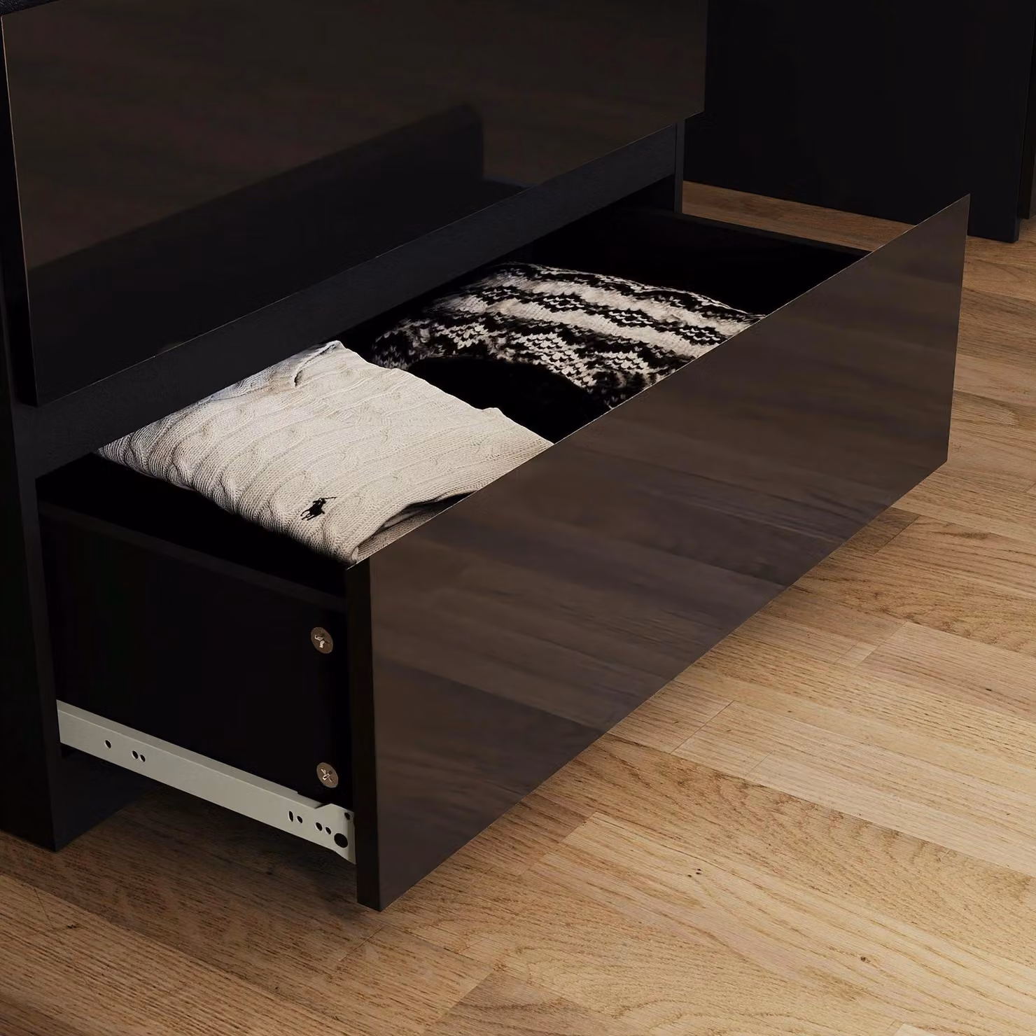 Vida Designs Glinton High Gloss 3 Drawer Chest of Drawers in Black – 3