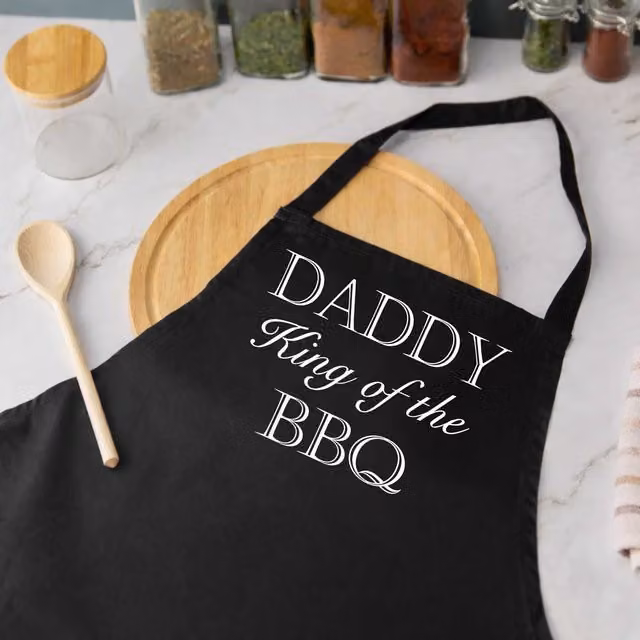 60 Second Makeover Limited Men's Daddy King of the BBQ Apron in Black – 1