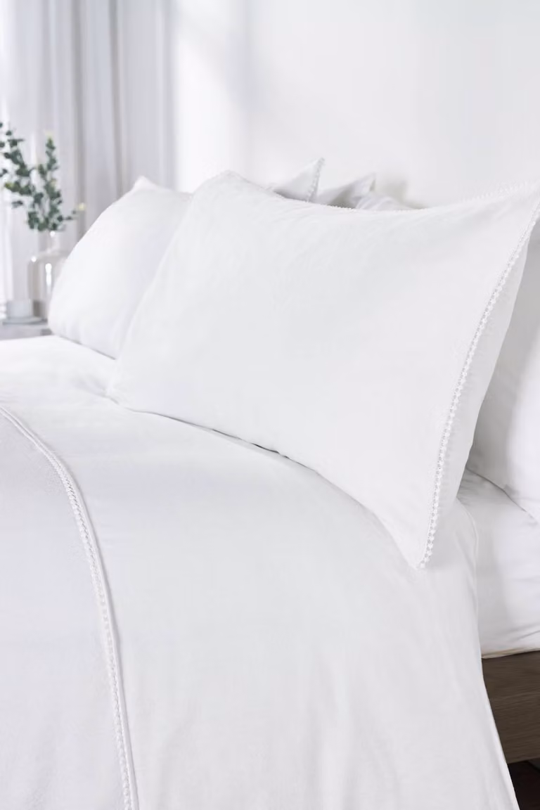 Catherine Lansfield Brushed Pom Pom Cotton Duvet Cover Set in White, W: 180 cm x D: 200 cm