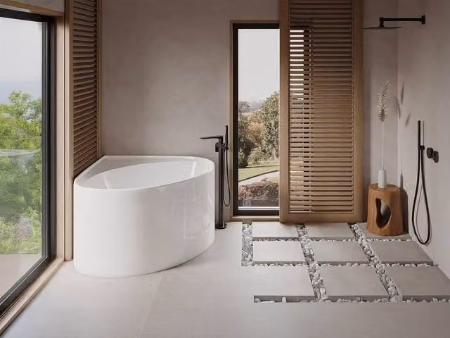 Vente-unique Reversible Corner Acrylic Bathtub with Apron, Gloss White, W/D/H: 100 x 100 x 58 cm – 1