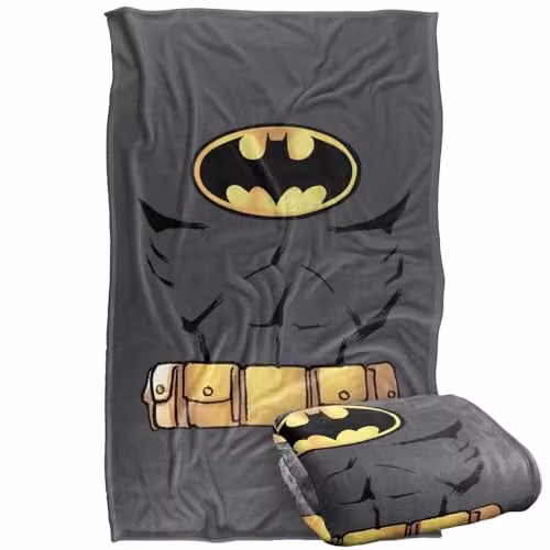 Warner Bros. Batman Costume Tee Super Soft Silky Touch Fleece Throw Blanket, Multicolour, W: 91.44 cm x L: 147 cm