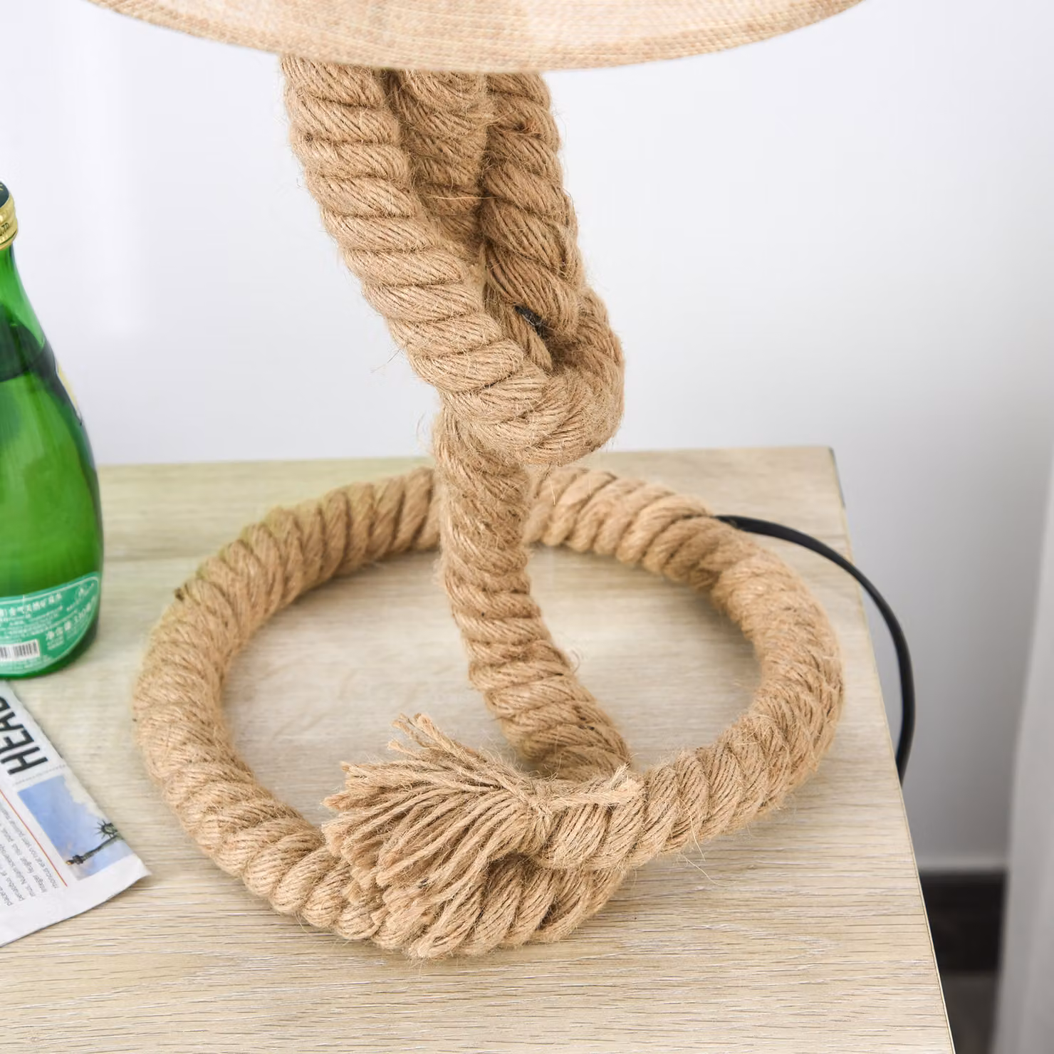 HOMCOM Nautical Style Table Lamp with Rope Base and Beige Fabric Lampshade – 5
