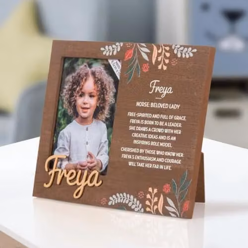 History & Heraldry Freya Pre-personalised Childs Rectangular Wood Picture Frame in Brown, W: 11 cm, H: 8.5 cm – 1