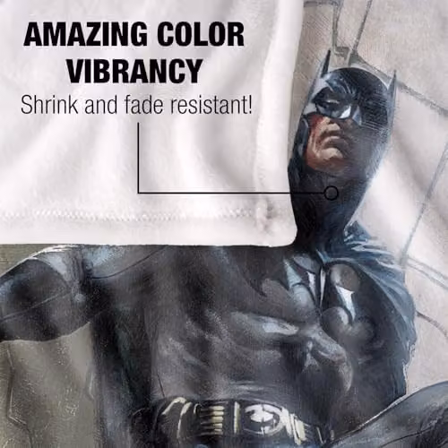 Warner Bros. Batman Green Gas Pose Super Soft Fleece Throw Blanket, W/D/H: 91.44 x 91.44 x 1.47 cm – 3
