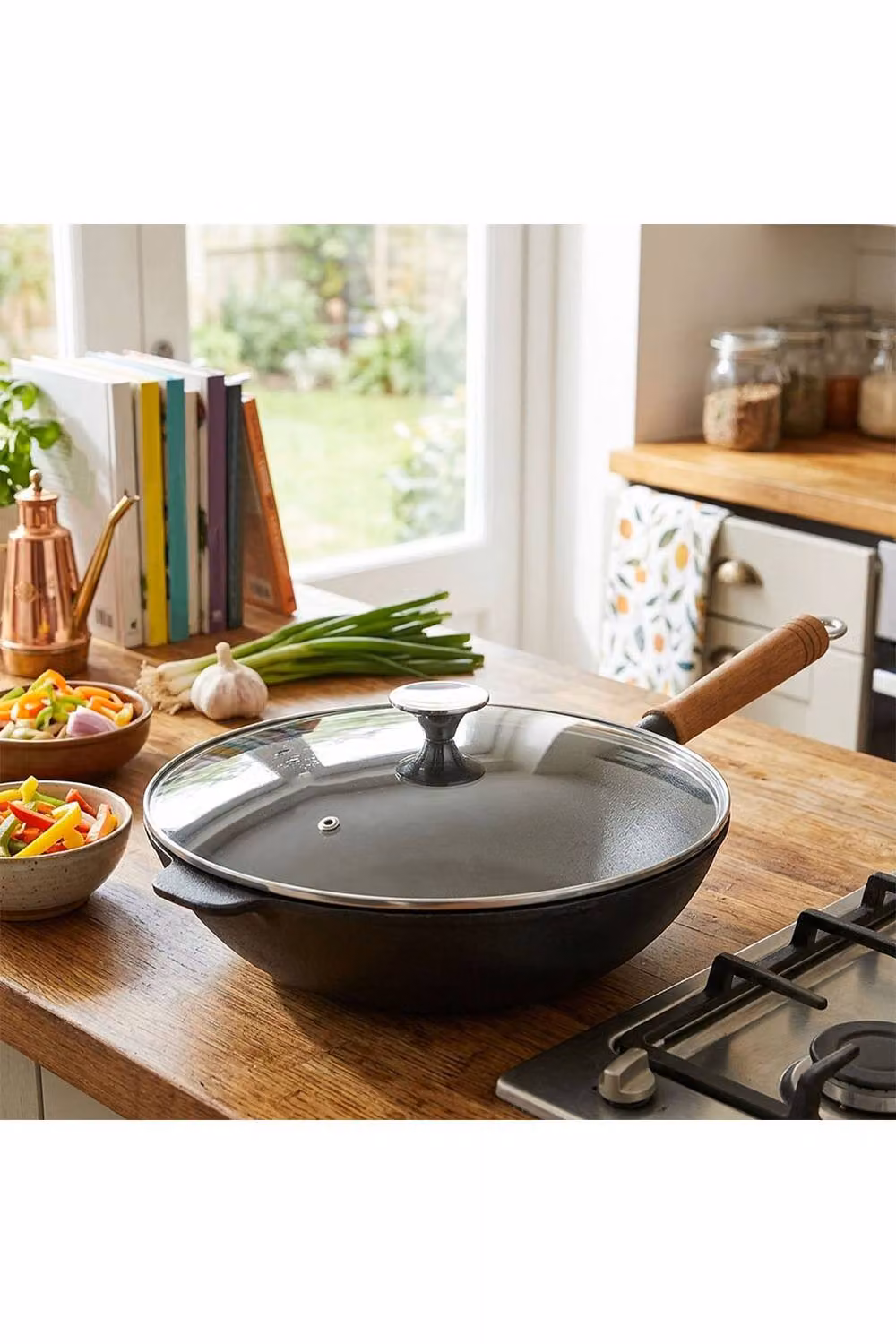 Living and Home Uncoated Cast Iron Wok with Glass Lid and Handles in Black – 2