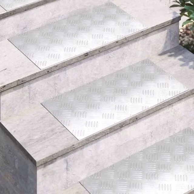 Berkfield Silver Aluminium Anti-Slip Checker Plate Sheets, 4 Pack, W: 60 cm, D: 30 cm