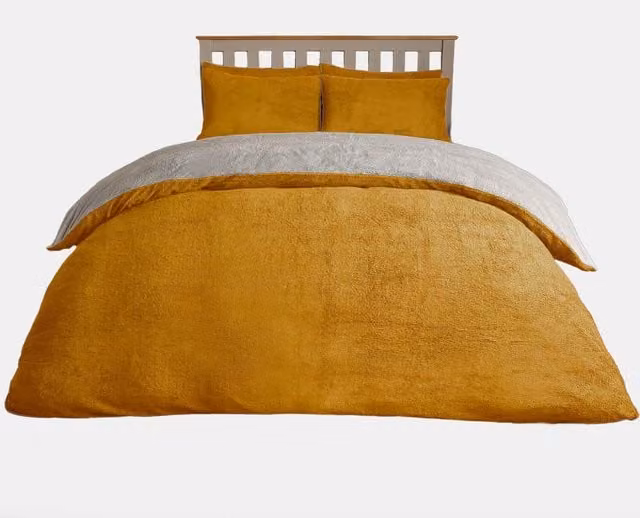 Brentfords Reversible Modern Teddy Fleece Duvet Cover and Pillowcase Set in Orange, Grey and Yellow