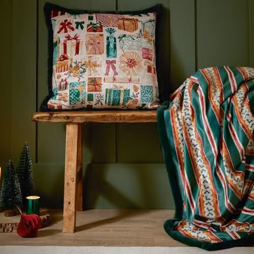 Furn All Wrapped Up Faux Fur and Velvet Square Cushion in Green, W/D/H: 50 x 50 x 50 cm – 4