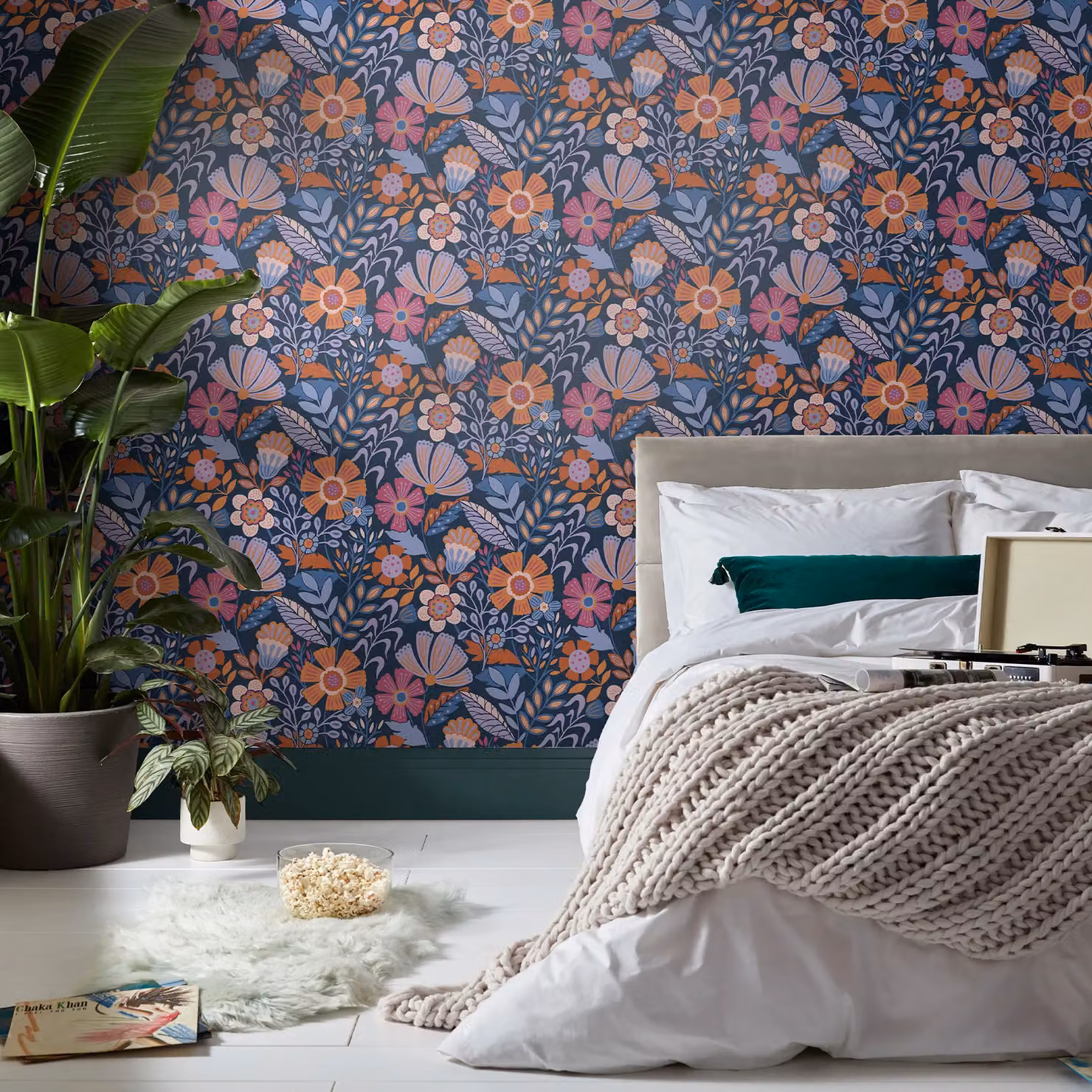 Oopsy Daisy Envy Botanical Floral Wallpaper in Blue, Pink and Orange, W: 52 cm, H: 1000 cm – 3