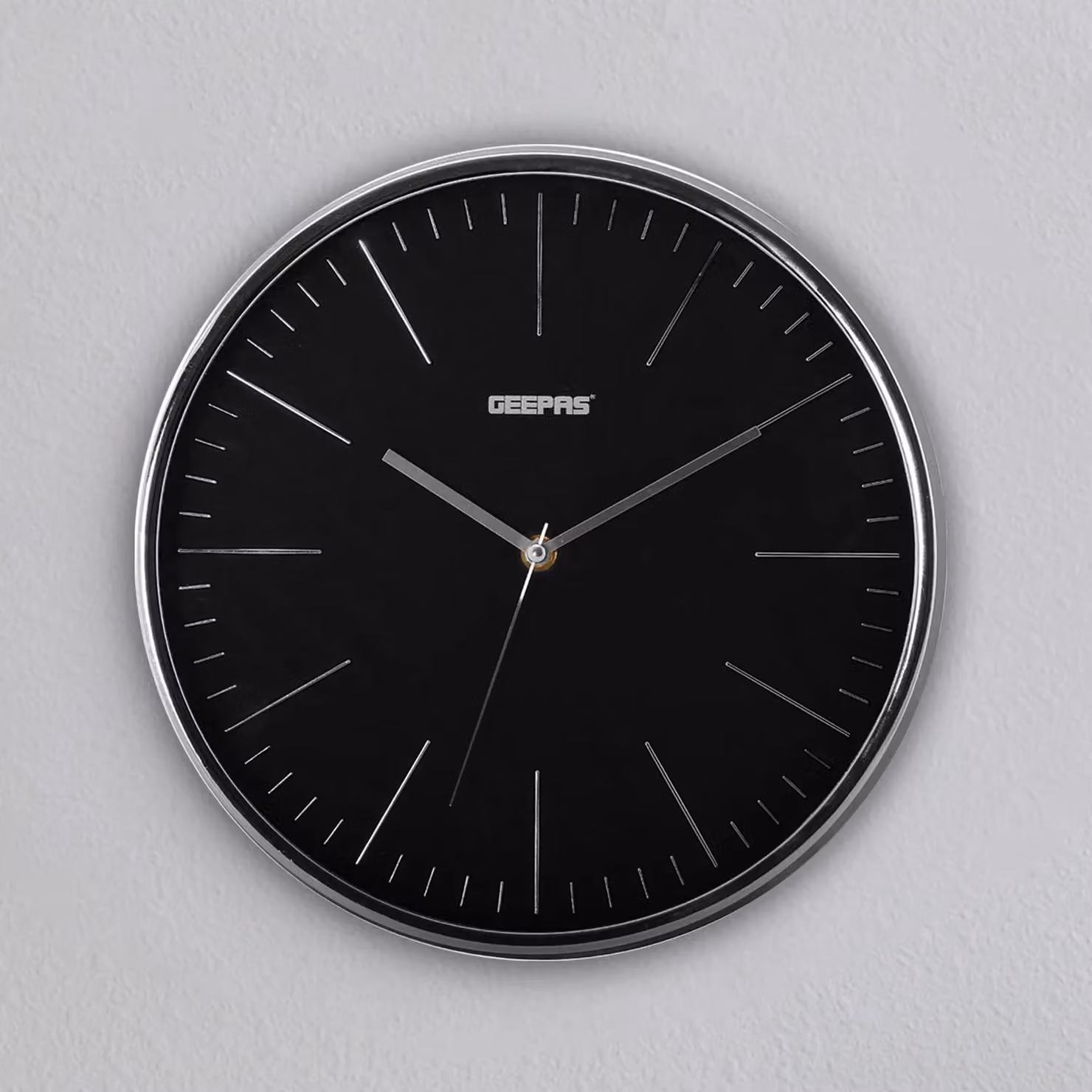Geepas Silent Non-Ticking Analog Wall Clock, Black and Silver Round Quartz Design – 2