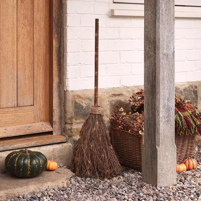 Lights4fun Wooden Halloween Witches Broomstick with 50 Micro LEDs and Timer, H 100cm, Brown and White