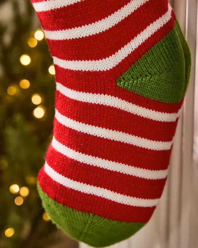 Dibor Set of 4 Traditional Candy Stripe Knitted Christmas Stockings in Red, Green and White – 3