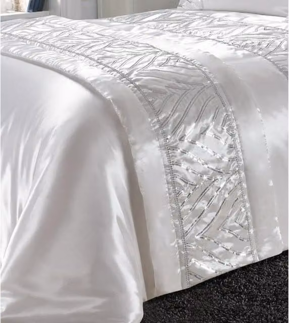 HomeSpace Direct Shimmer Geometric Bed Runner in White