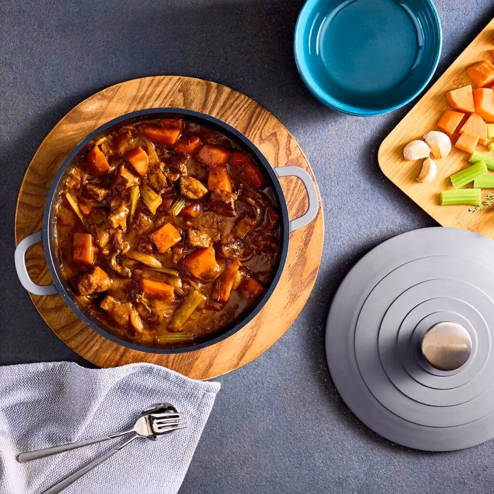 Morphy Richards Grey Cast Aluminium Casserole Dish with Ceramic Non-Stick Coating, 24cm, 4.1L – 3