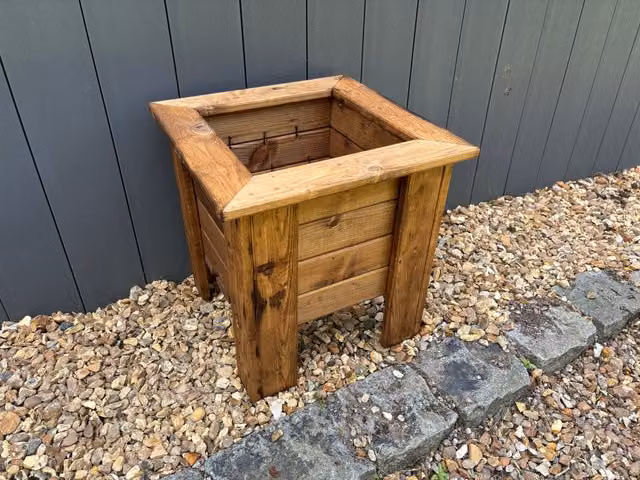 Charles Taylor Trading Prestbury Raised Square Planter in Brown